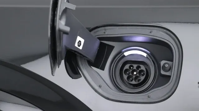 Vehicle Thumbnail 16