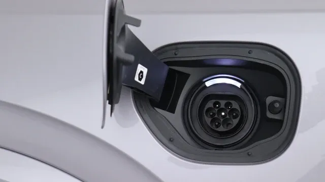 Vehicle Thumbnail 16