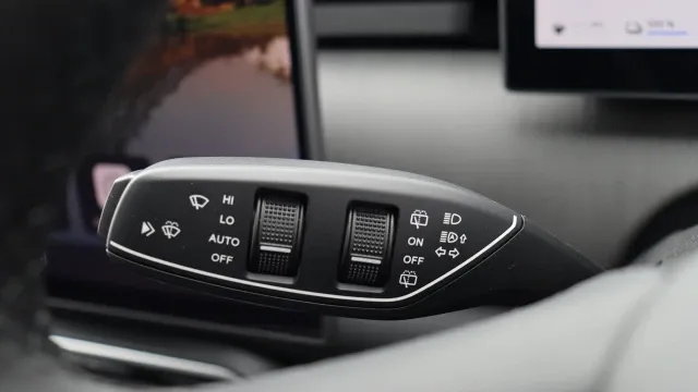 Vehicle Thumbnail 26
