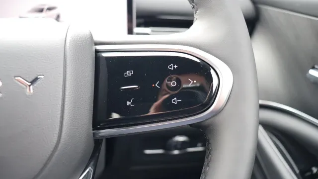 Vehicle Thumbnail 28