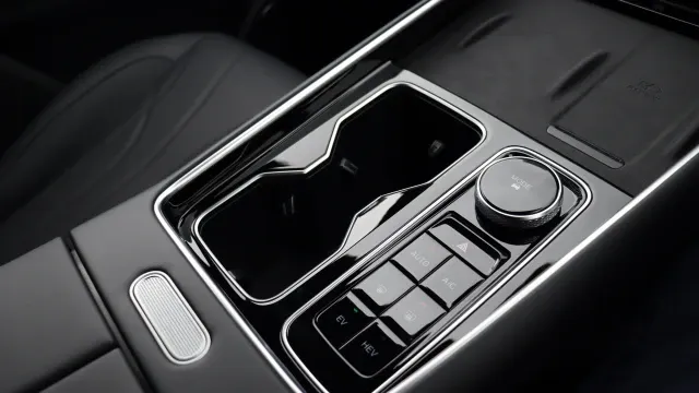 Vehicle Thumbnail 30