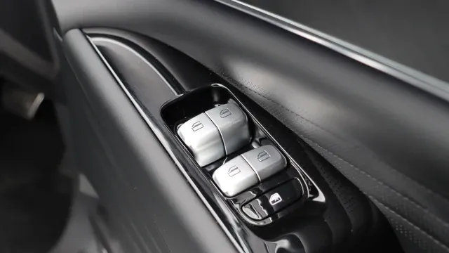 Vehicle Thumbnail 34