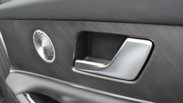 Vehicle Thumbnail 35