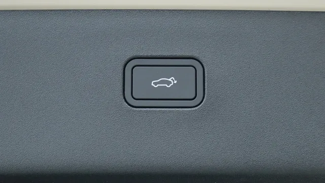 Vehicle Thumbnail 28