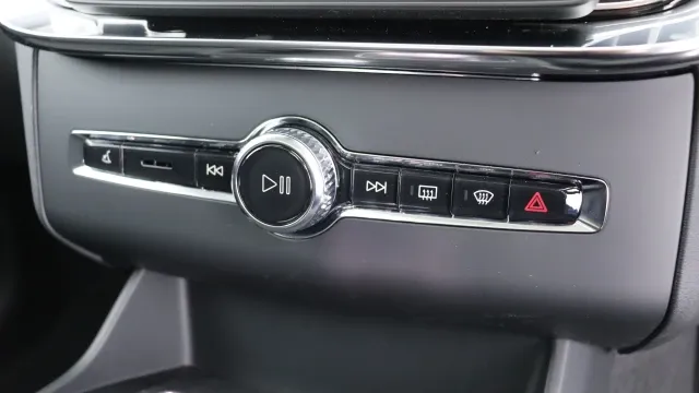 Vehicle Thumbnail 43