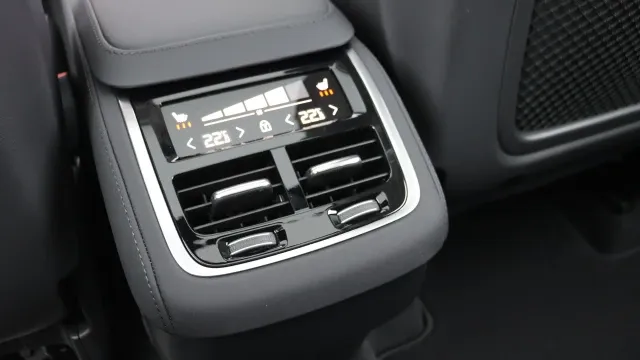 Vehicle Thumbnail 49
