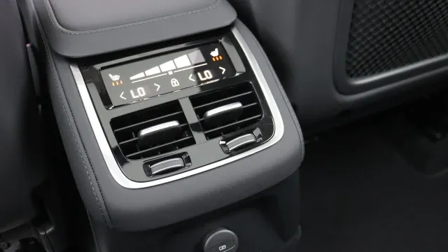 Vehicle Thumbnail 51