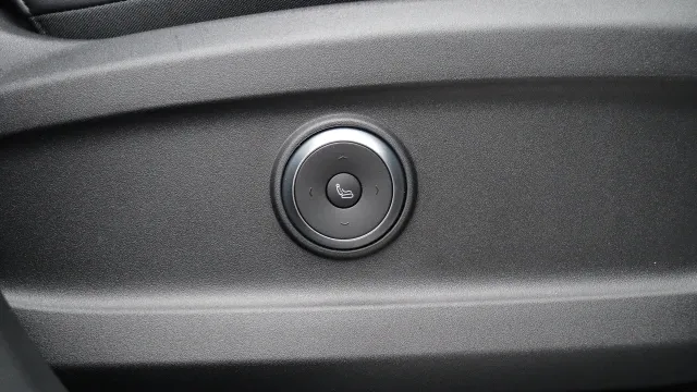 Vehicle Thumbnail 60
