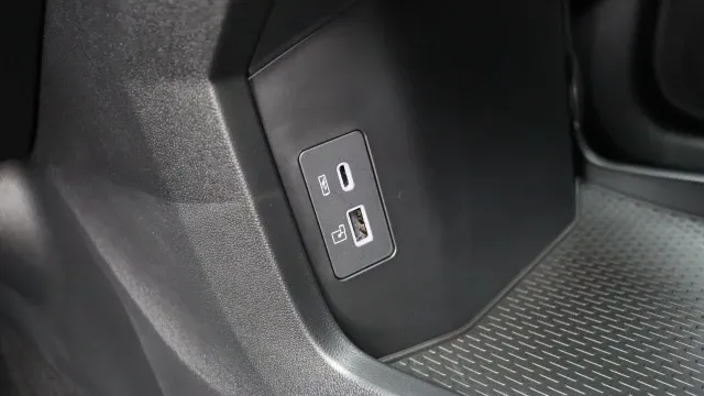 Vehicle Thumbnail 63