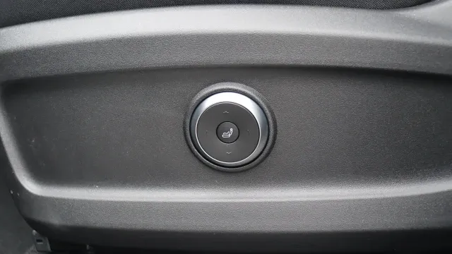 Vehicle Thumbnail 64
