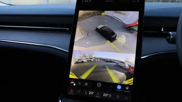 Vehicle Thumbnail 11