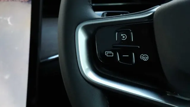 Vehicle Thumbnail 14