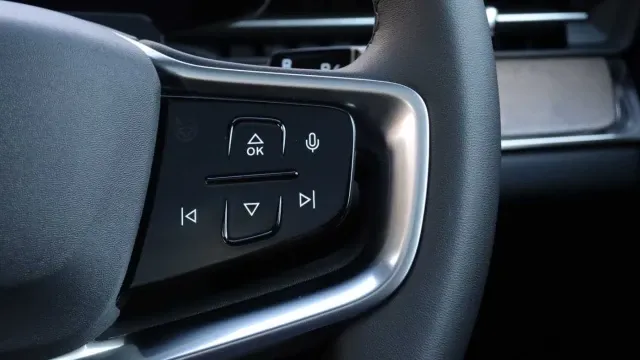 Vehicle Thumbnail 15
