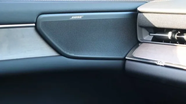 Vehicle Thumbnail 18