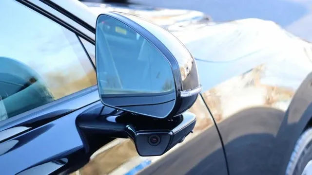 Vehicle Thumbnail 26
