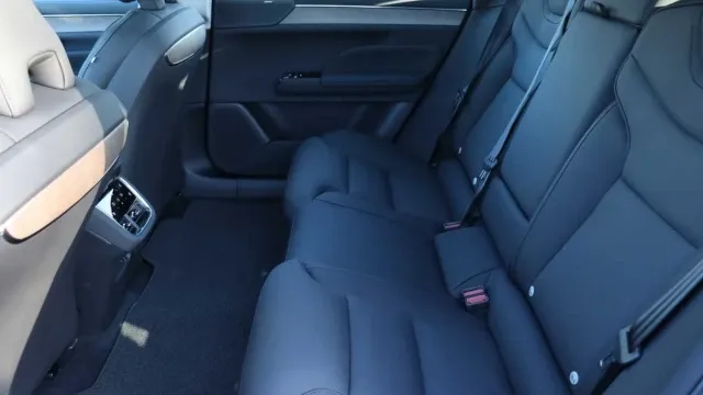 Vehicle Thumbnail 27