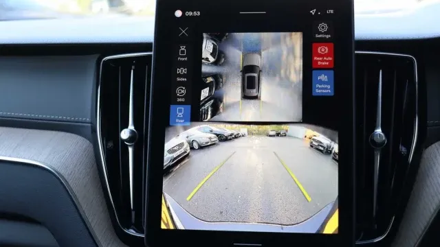 Vehicle Thumbnail 11