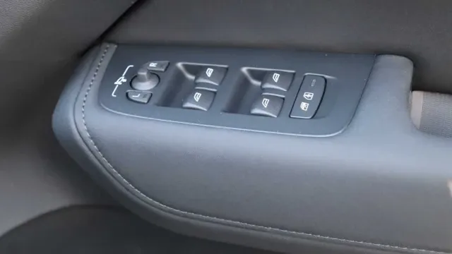 Vehicle Thumbnail 17