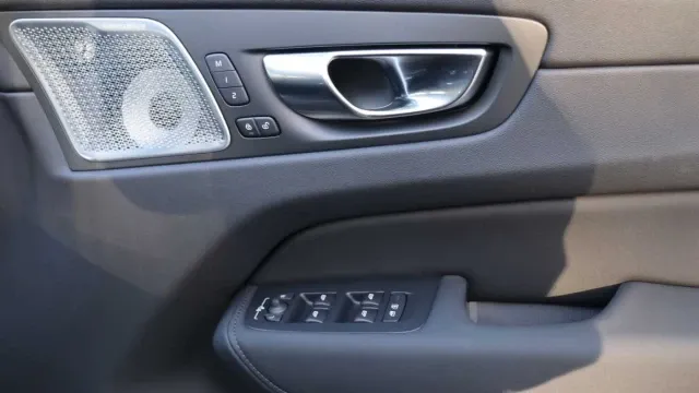 Vehicle Thumbnail 22