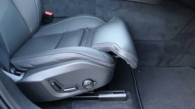 Vehicle Thumbnail 24