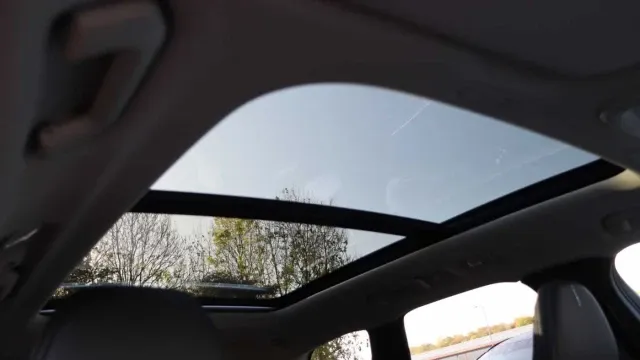 Vehicle Thumbnail 25