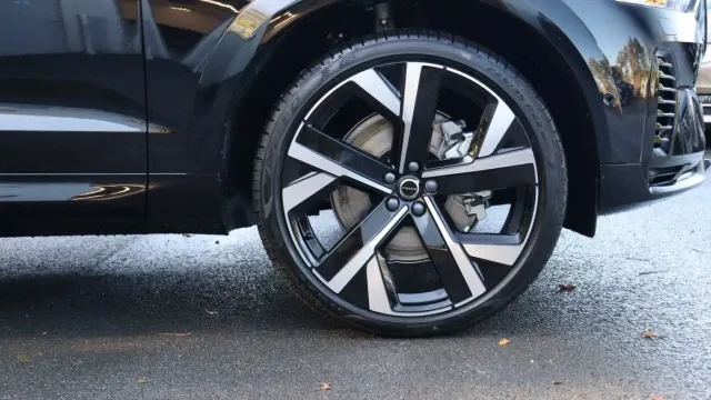 Vehicle Thumbnail 46
