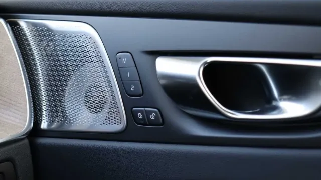 Vehicle Thumbnail 47