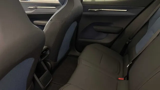 Vehicle Thumbnail 5