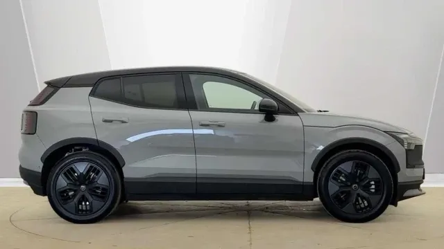 Vehicle Thumbnail 12