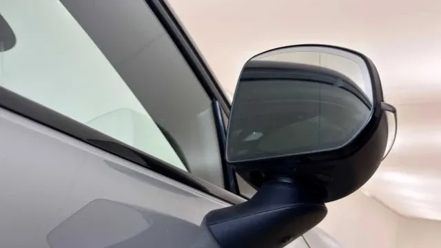 Vehicle Thumbnail 13