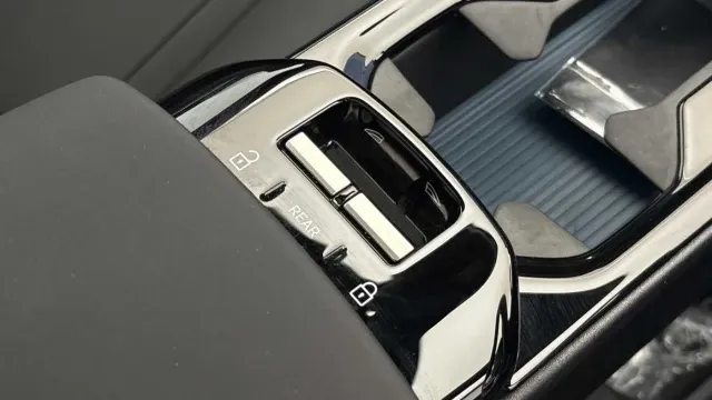 Vehicle Thumbnail 17