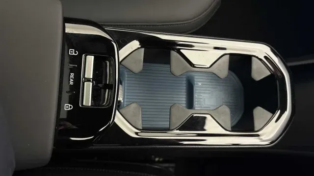 Vehicle Thumbnail 22