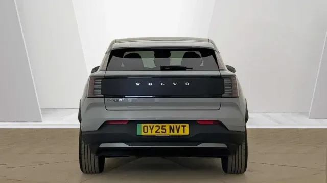 Vehicle Thumbnail 34