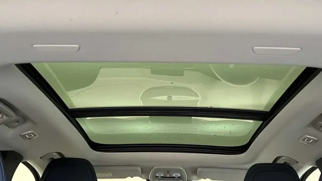 Vehicle Thumbnail 3