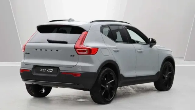 Vehicle Thumbnail 12