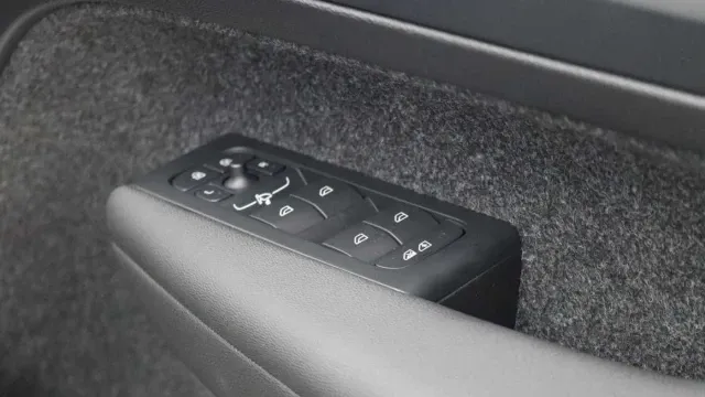 Vehicle Thumbnail 15