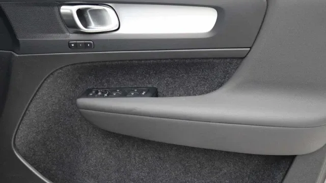 Vehicle Thumbnail 18