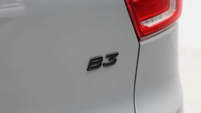Vehicle Thumbnail 35