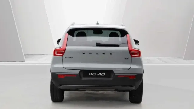 Vehicle Thumbnail 38