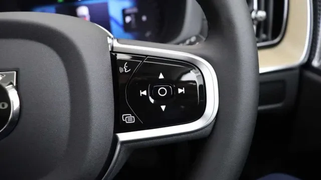 Vehicle Thumbnail 10