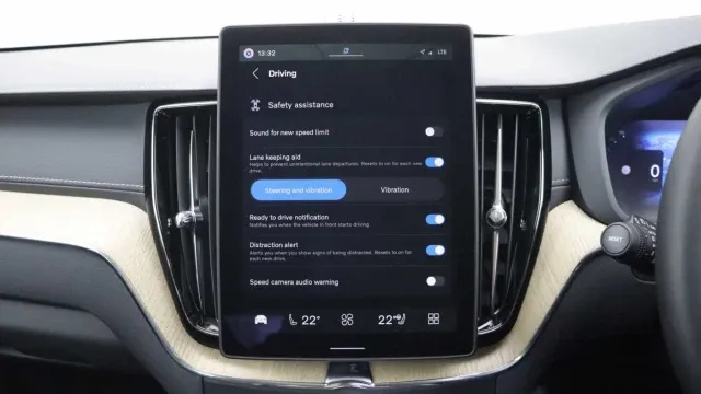 Vehicle Thumbnail 16