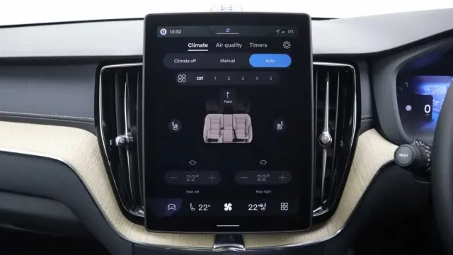 Vehicle Thumbnail 20