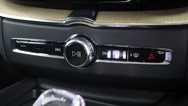 Vehicle Thumbnail 31