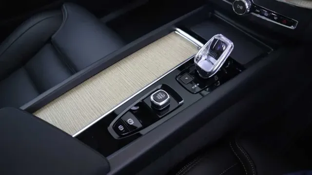 Vehicle Thumbnail 37