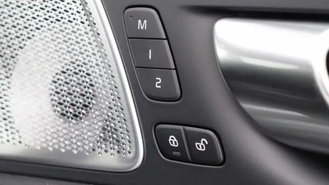 Vehicle Thumbnail 40