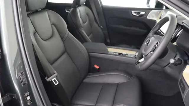 Vehicle Thumbnail 46