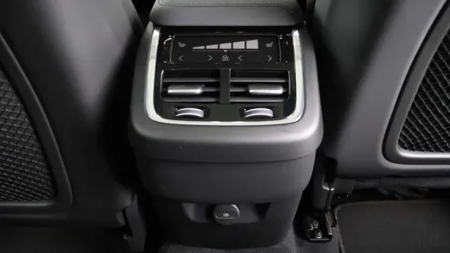 Vehicle Thumbnail 48