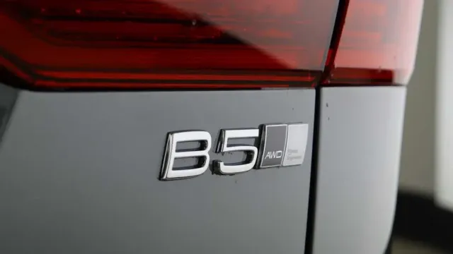 Vehicle Thumbnail 64