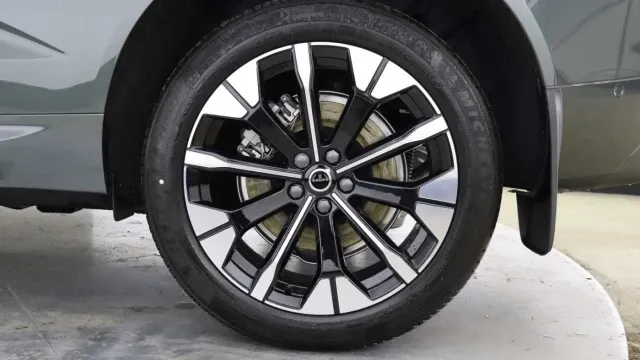 Vehicle Thumbnail 68
