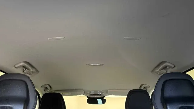 Vehicle Thumbnail 3